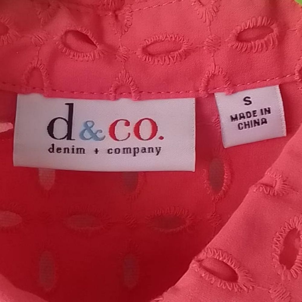 D & co. top - Picture 2 of 6